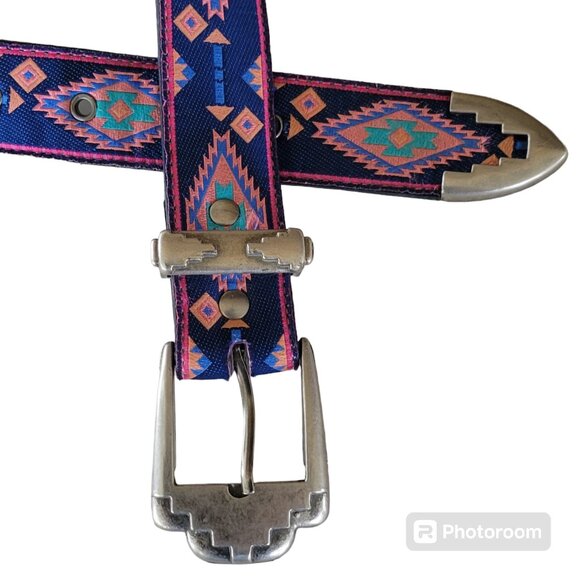 Nuovo Belt 36" Southwestern Design Rockabilly Cast Silver Buckle Vtg Blue Pink - Picture 1 of 11